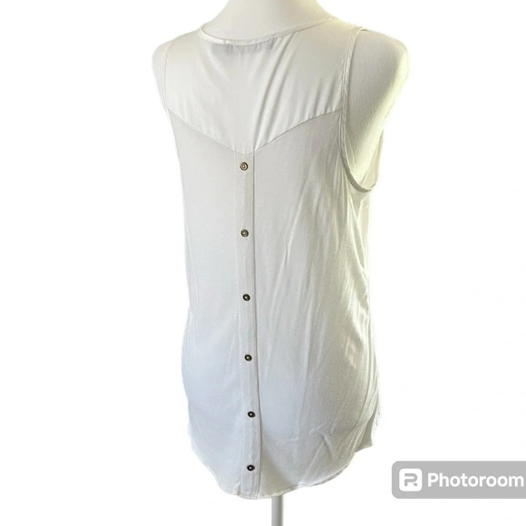 Outback Red sleeveless shirt - Picture 2 of 8